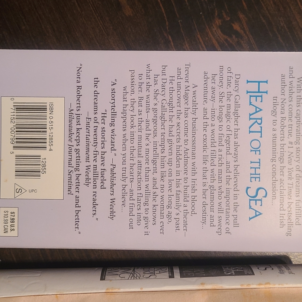 ❤️NORA ROBERTS trilogy - Picture 5 of 6